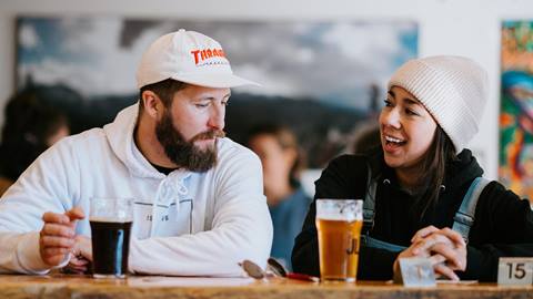 couple drinking beer